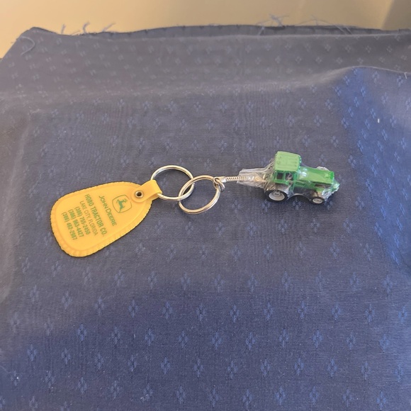 John Deere Hobo Tractor Co. Lake City Florida Keychain - Picture 1 of 13